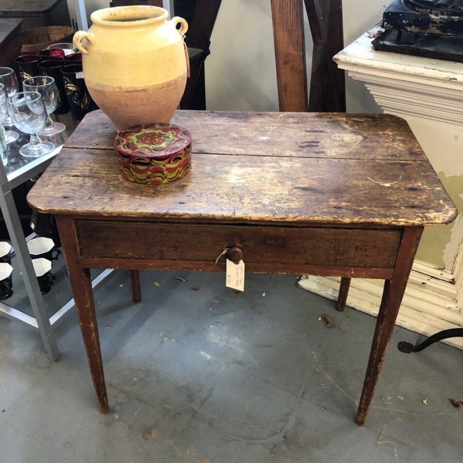 American 1-drawer Table