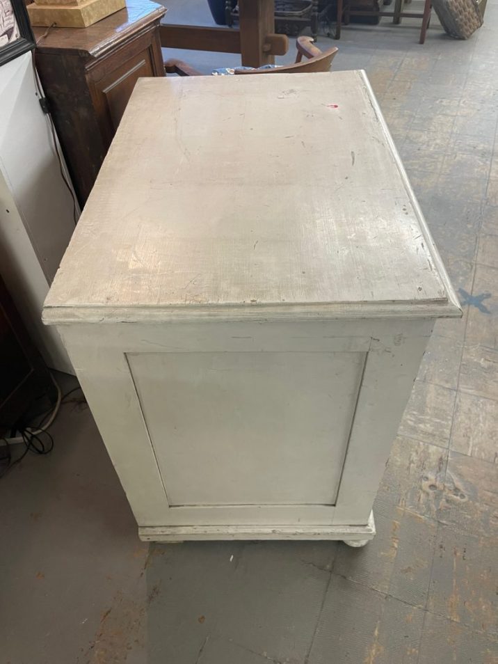 PAINTED 3-DRAWER COMMODE