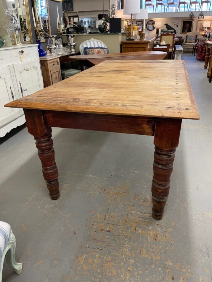 AMERICAN COUNTRY PINE TABLE