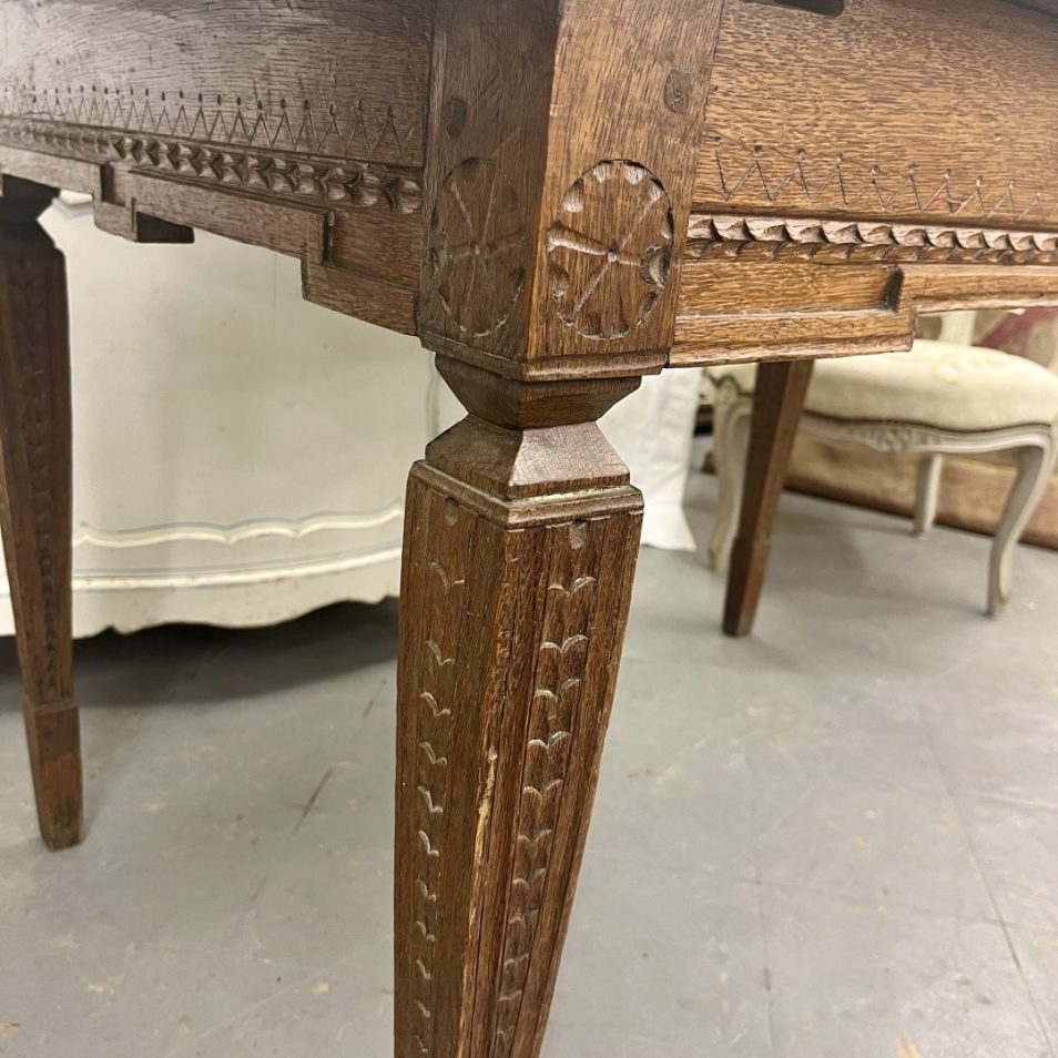 Louie XVI Style Table