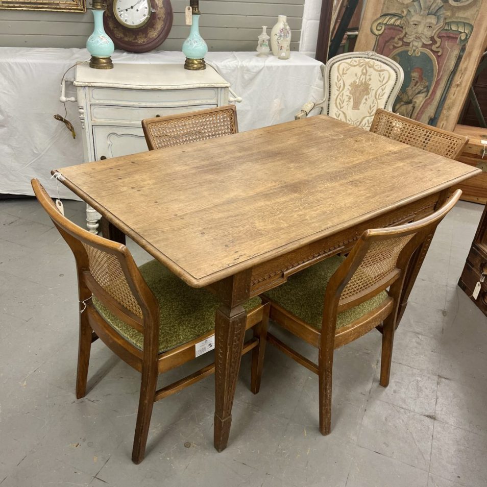 Louie XVI Style Table
