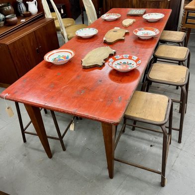 Red-Topped Farm table