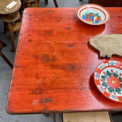 Red-Topped Farm table