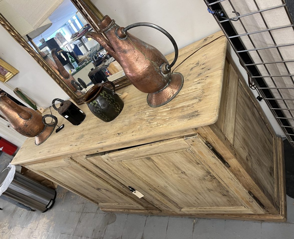 French Stripped Server