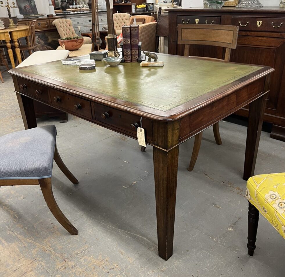 English Partners Desk