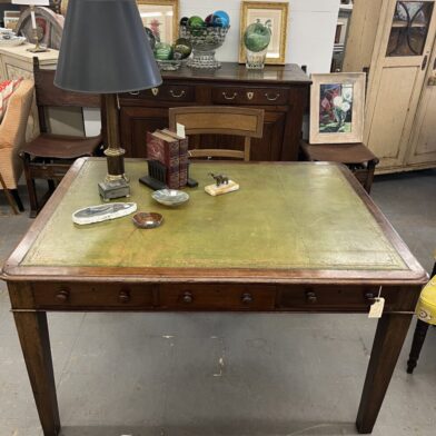 English Partners Desk