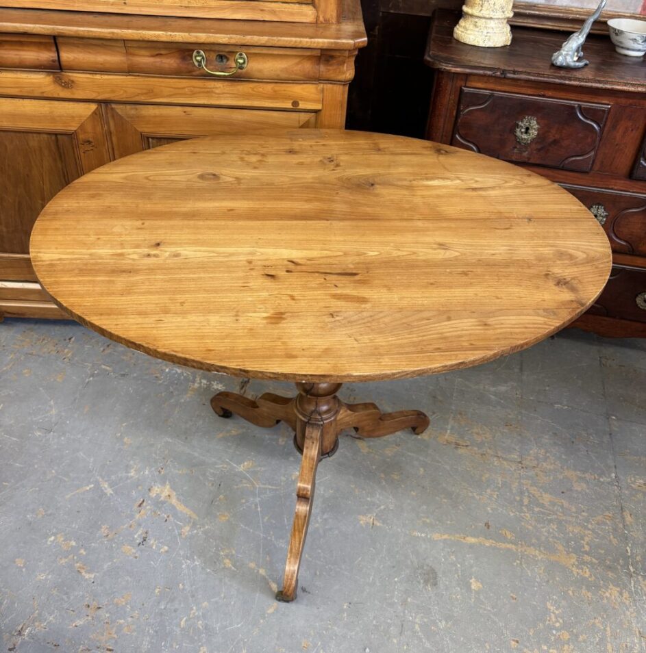 Cherry Oval Side Table