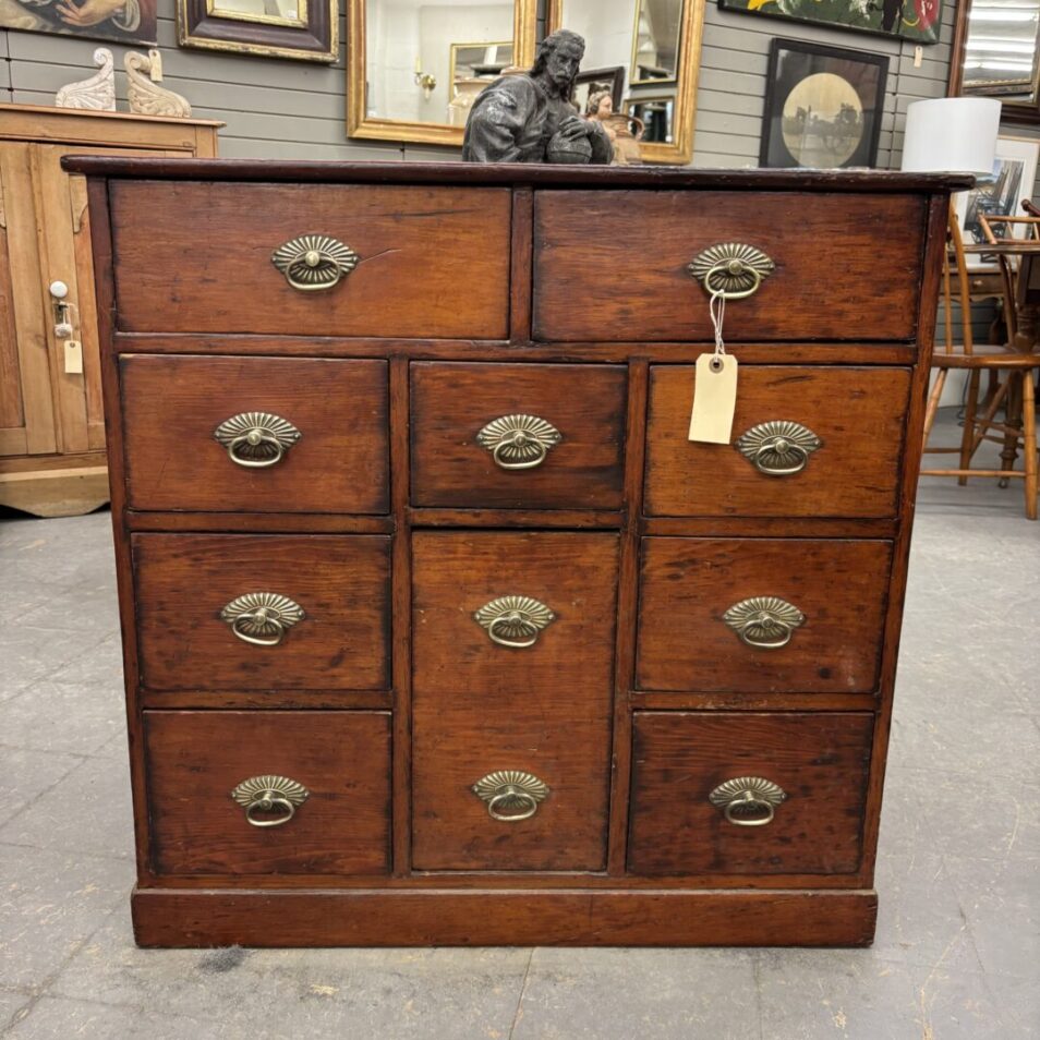 American 10-drawer Chest