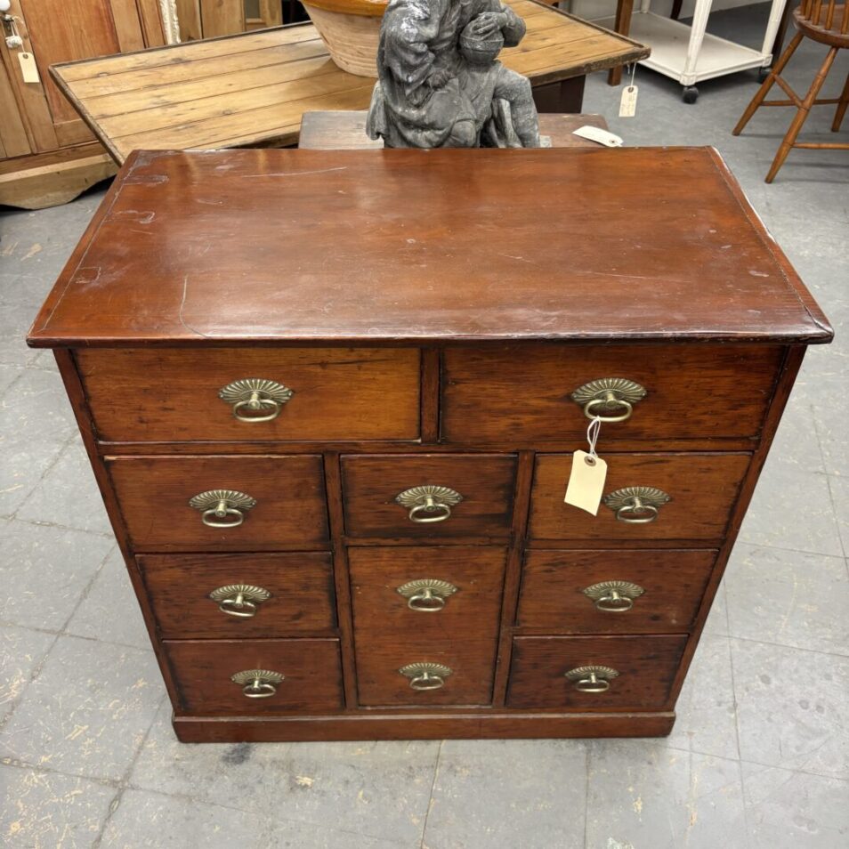 American 10-drawer Chest