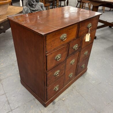 American 10-drawer Chest